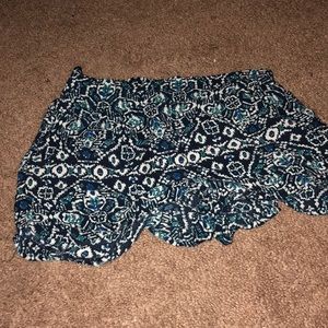 Shorts with flower print good condition